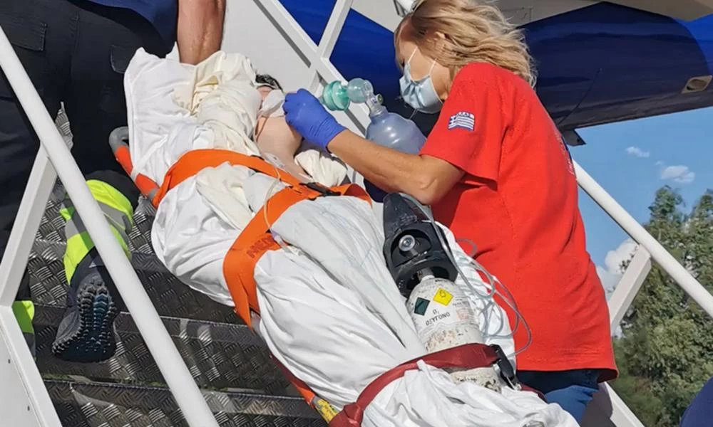 Πάτρα: Τεράστια αεροδιακομιδή 16χρονου με σπάνια ασθένεια